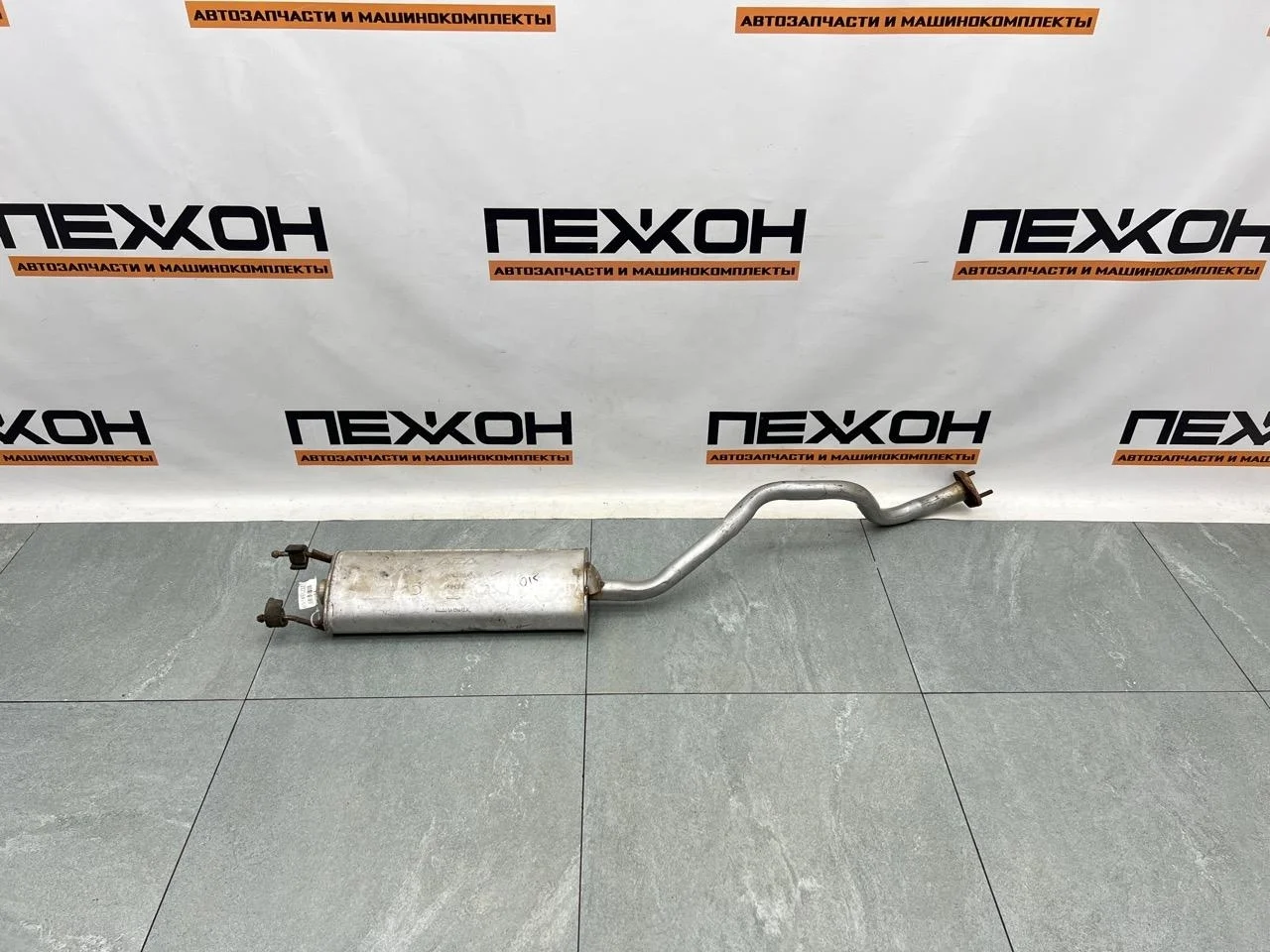 Средняя часть глушителя NISSAN JUKE 2011 203001KA0A F15 1.6 HR16