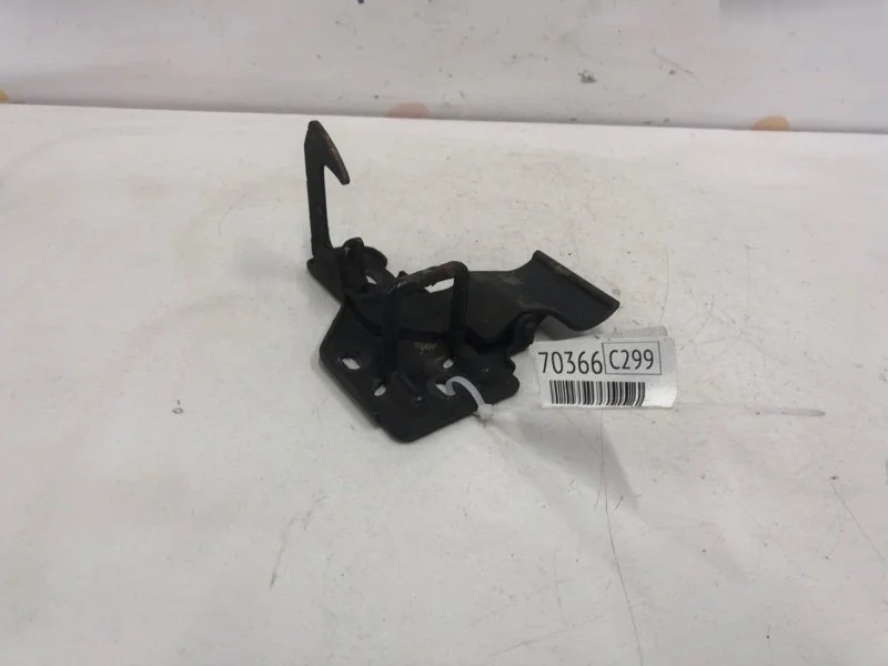 Крюк замка капота VOLKSWAGEN TOUAREG 2006 6Q823480B GP 2.5 BAC