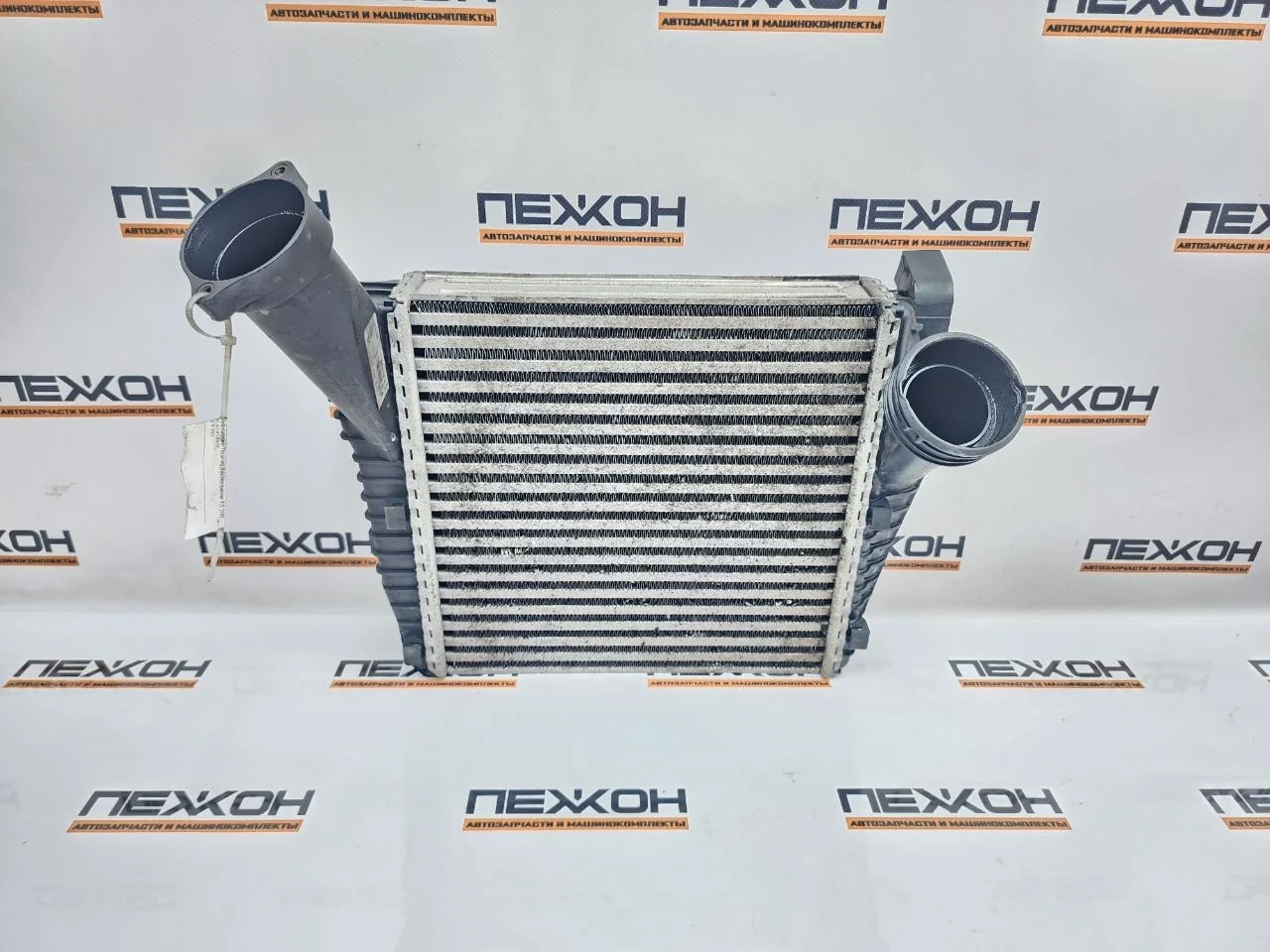 Радиатор интеркулера VOLKSWAGEN TOUAREG 2006 7L6145803E GP 2.5 BAC, левый