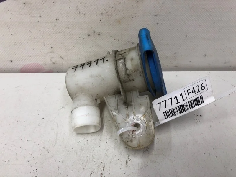 Горловина бачка омывателя SKODA OCTAVIA 2010 BN A5 1.4 CAXA