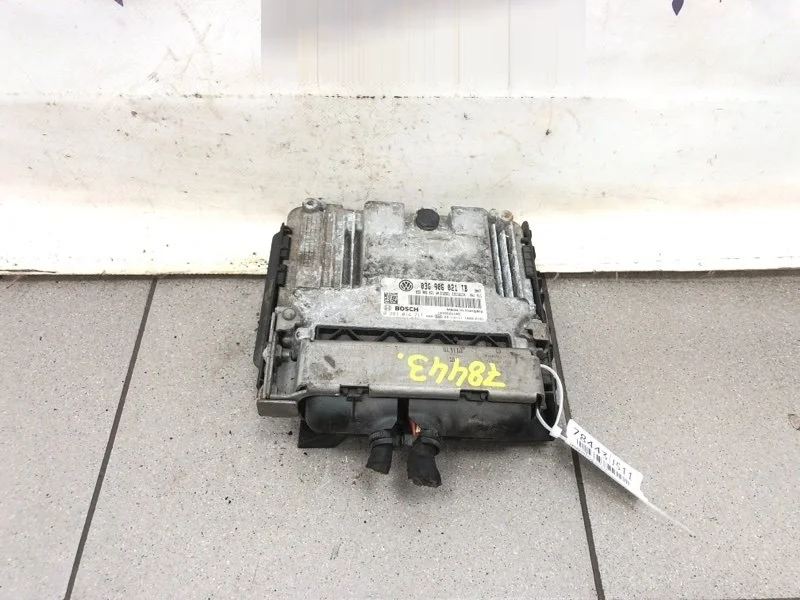 Блок управления двигателем SKODA OCTAVIA 2010 03G906021TB A5 1.9 BXE