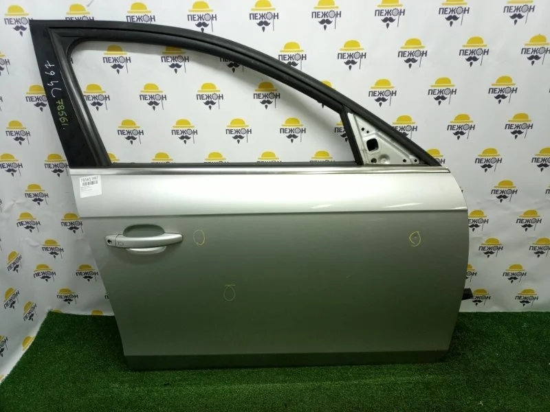 Дверь AUDI A4 2010 8K0831052J B8 2.0 CAGA, передняя правая