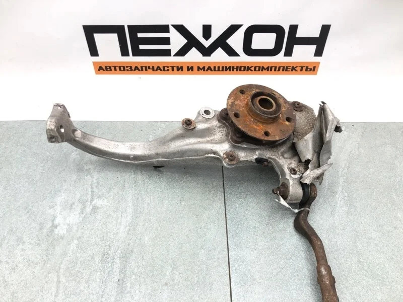 Кулак AUDI A4 2010 8K0407253AA B8 2.0 CAGA, передний левый