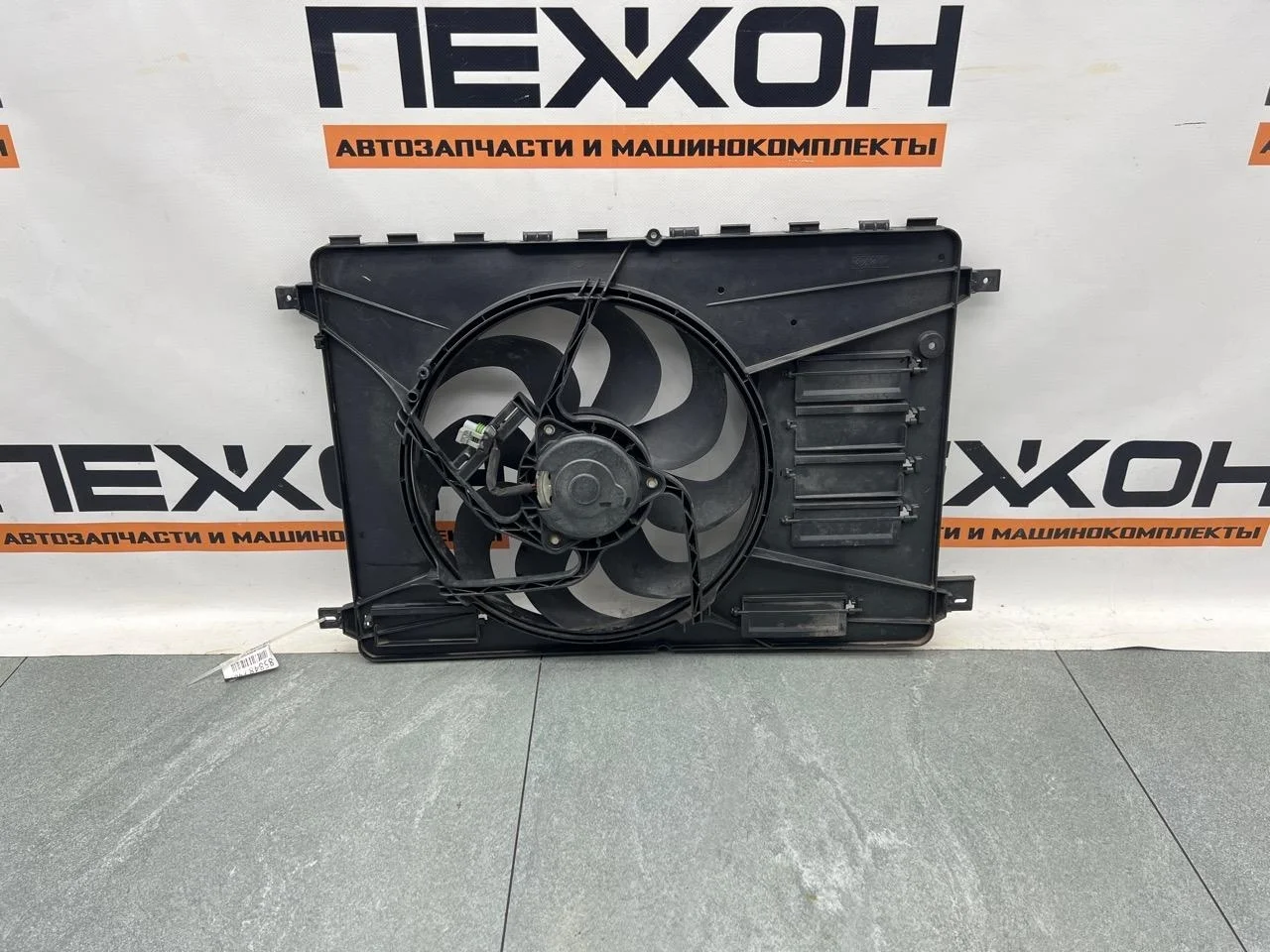 Диффузор с вентилятором FORD MONDEO 2007 1593900 4 2.0 AOBA