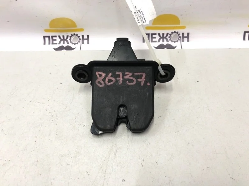 Замок багажника SKODA OCTAVIA 2005 1Z5827501D A5 1.6 BLF