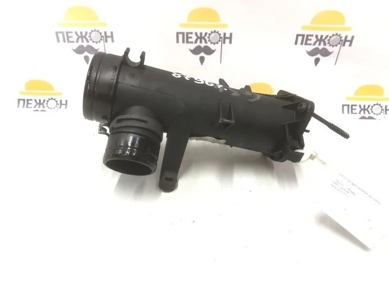 Патрубок-воздуховод VOLKSWAGEN SIROCCO 2012 03C129617H MK3 1.4 CAVD