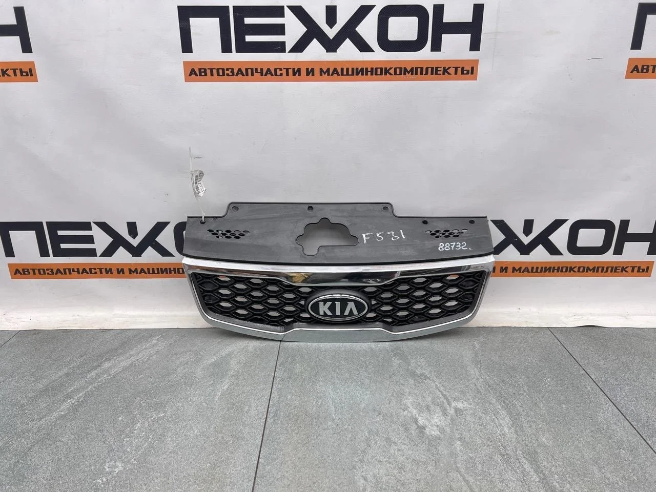 Решетка радиатора KIA RIO 2011 863601G600 2 1.4 G4EE