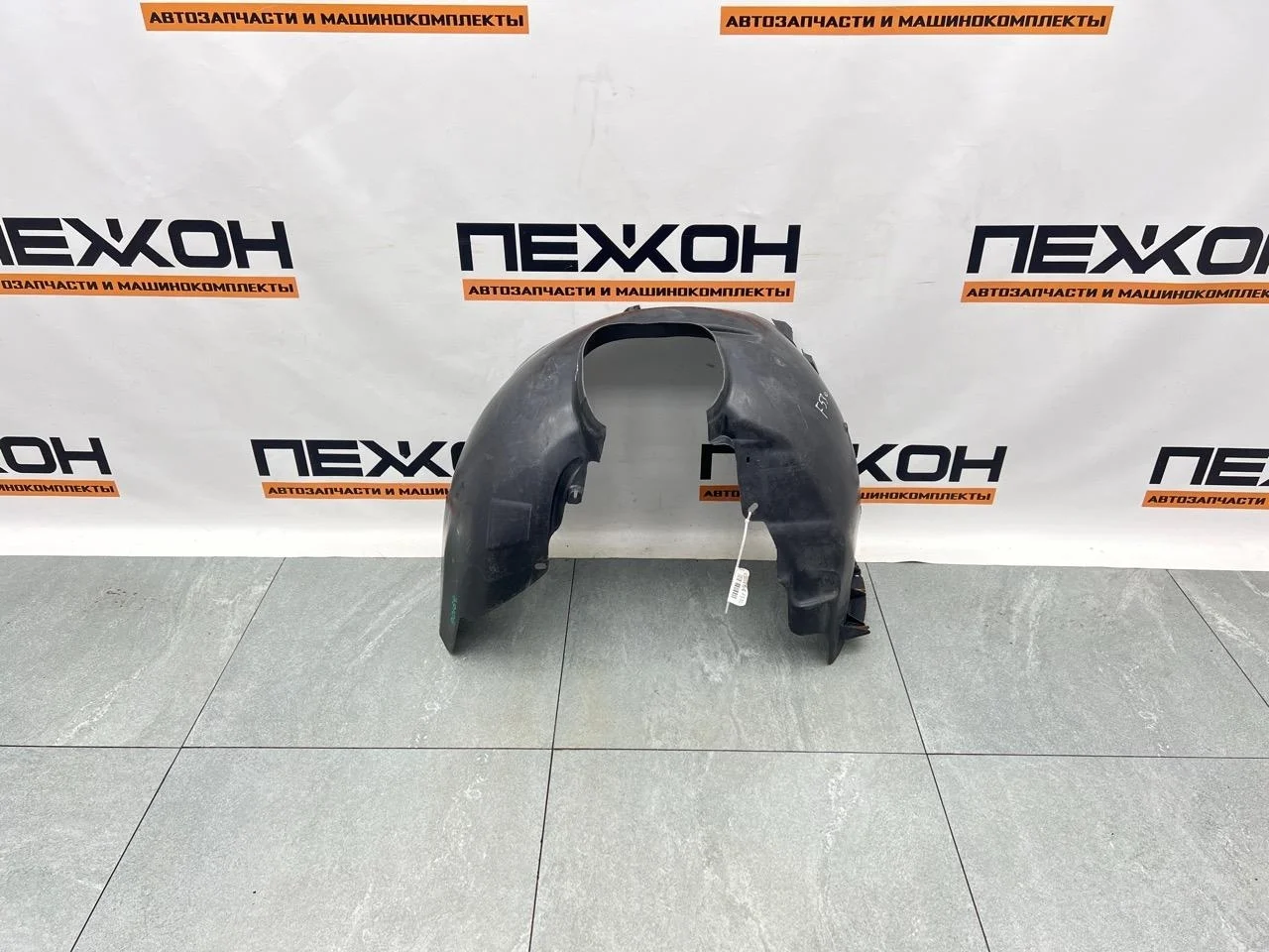 Подкрылок FORD FOCUS 2007 1359240 2 1.8 QQDB, передний левый