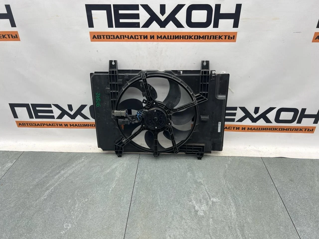 Диффузор с вентилятором NISSAN JUKE 214811KA0A