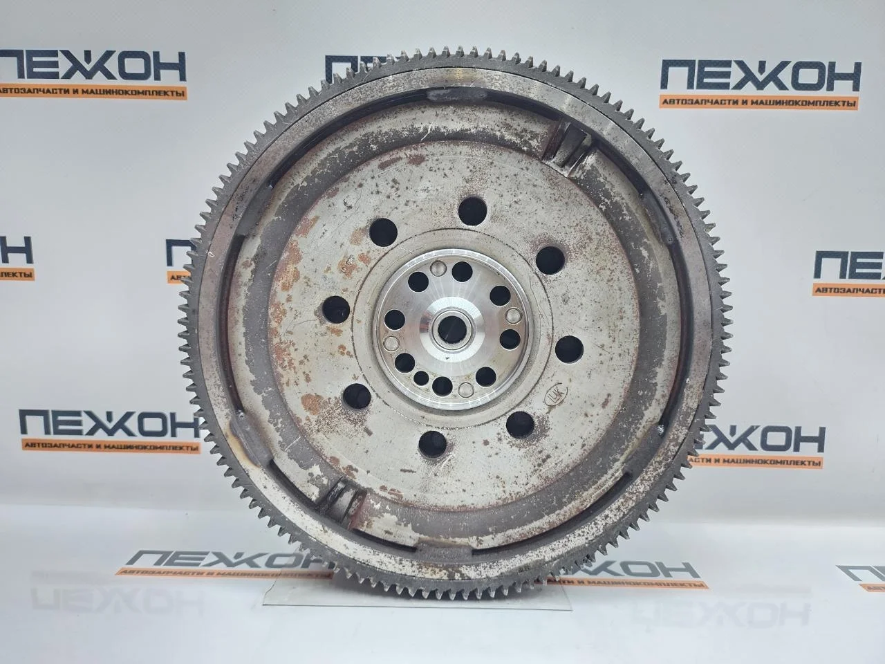 Маховик МКПП KIA SORENTO 2009 232004A102 1 2.5 D4CB