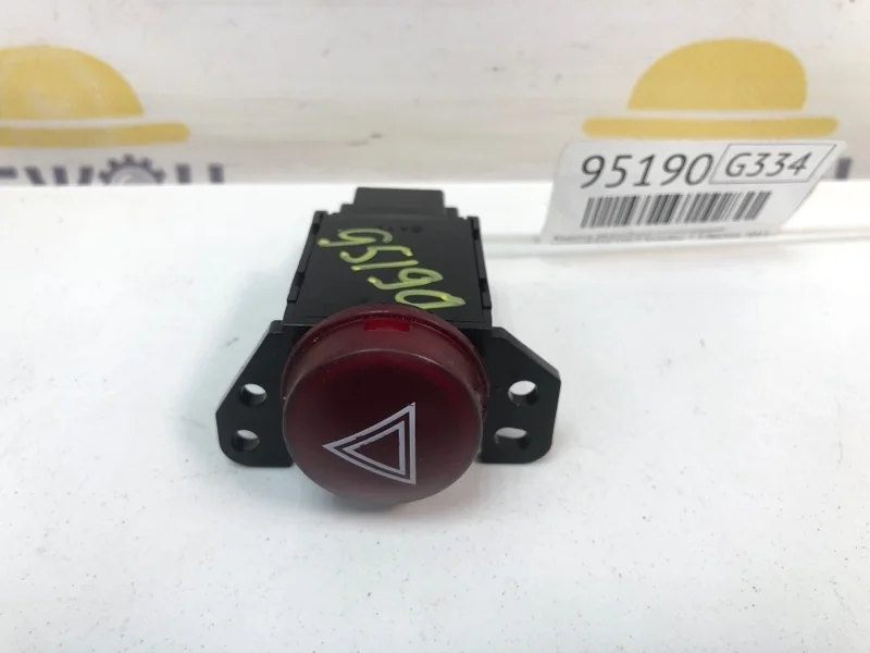 Кнопка аварийной сигнализации MITSUBISHI COLT 2011 MR951792 Z34A 1.3 4A90