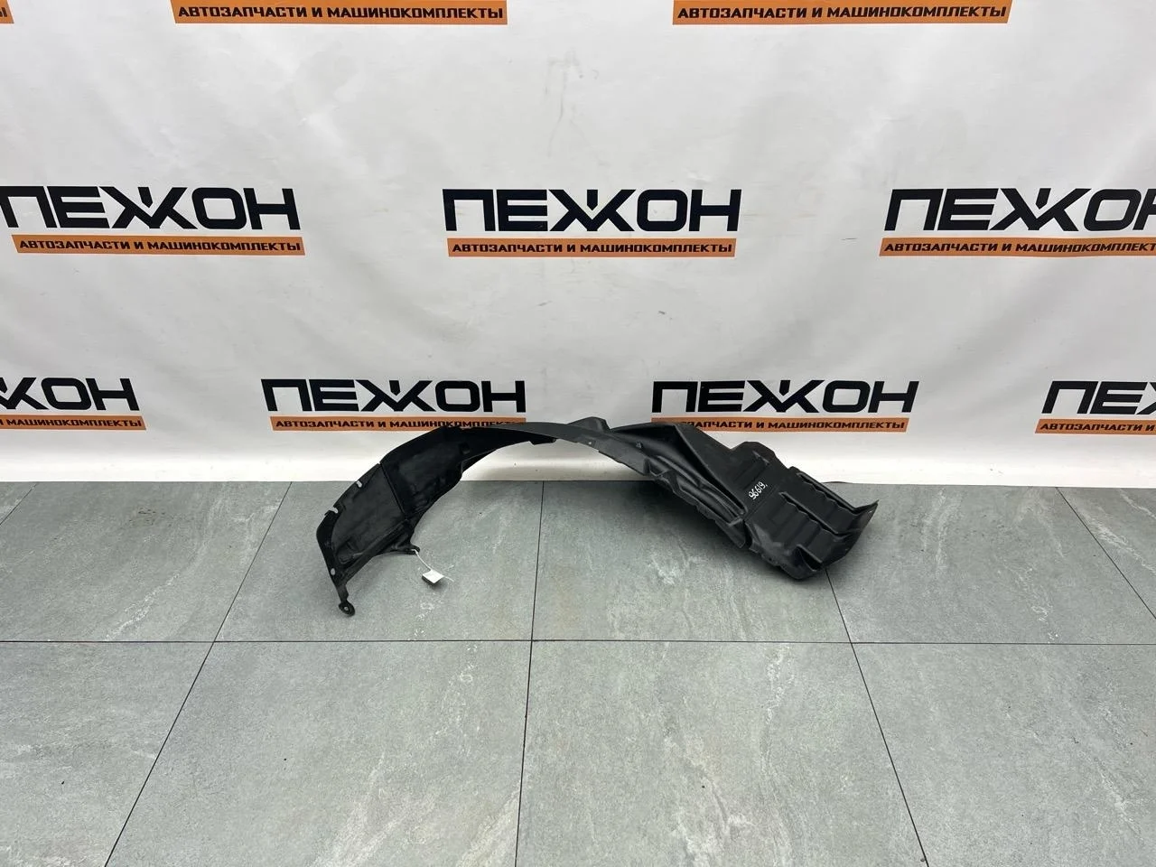 Подкрылок MITSUBISHI LANCER 2006 MN150570 9 1.6 4G18, передний правый