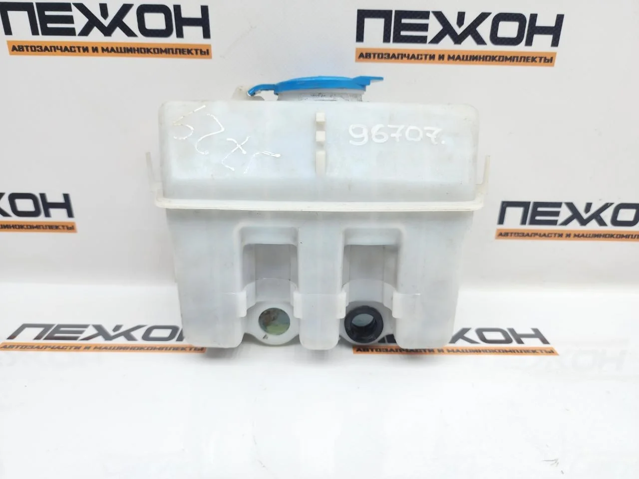 Бачок омывателя SUZUKI JIMNY 2003 3845081A00 FJ 1.3 M13A