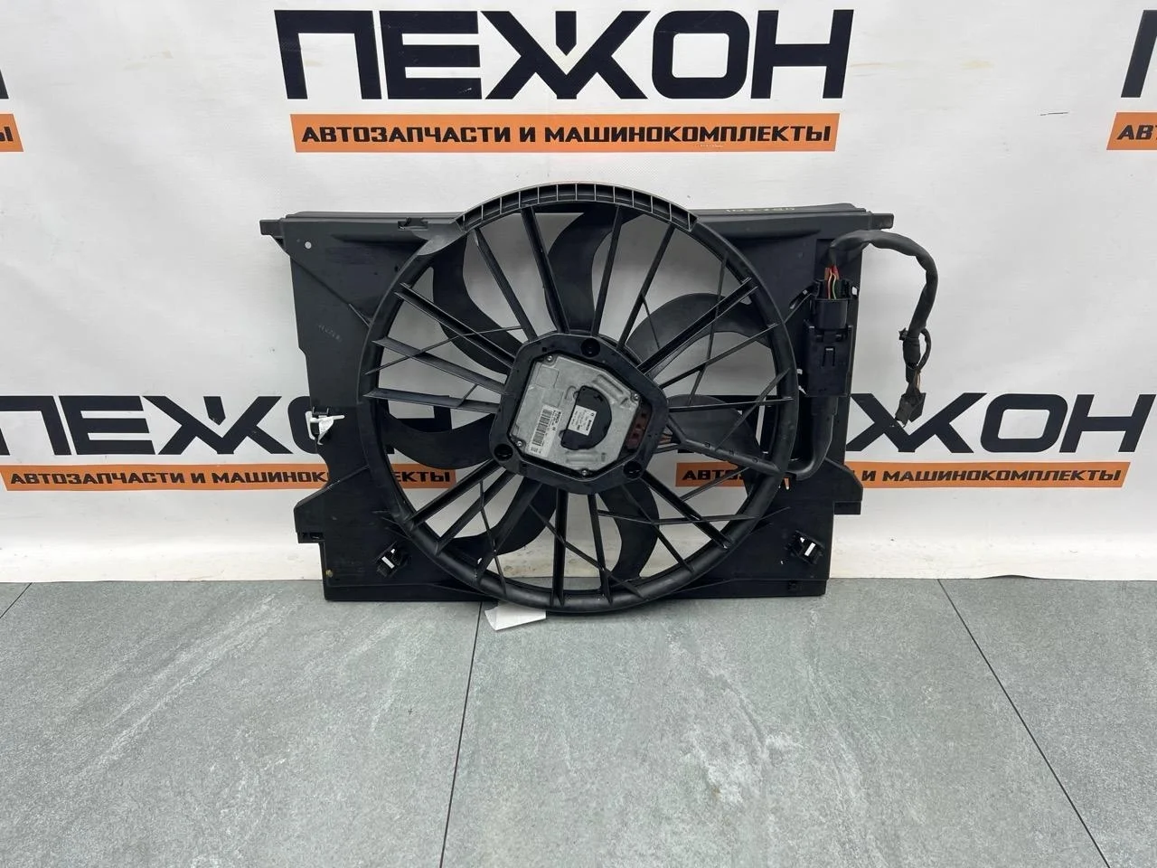 Диффузор с вентилятором MERCEDES-BENZ CLS-CLASS A2115001693 W219