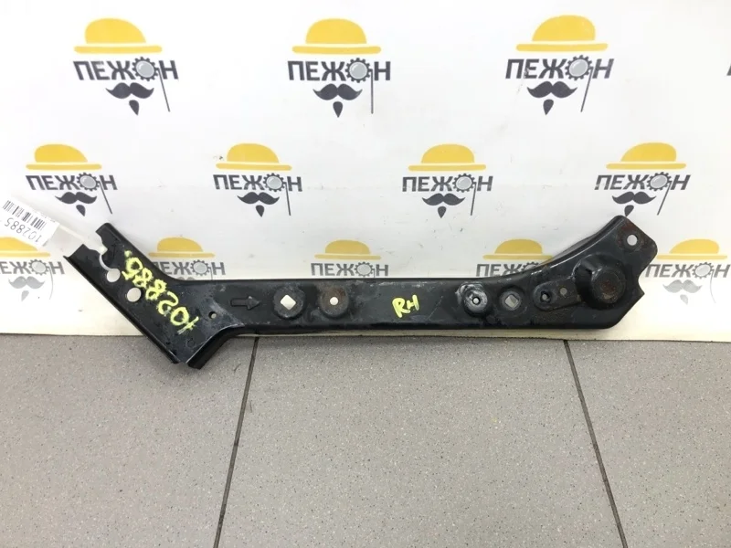 Панель фары NISSAN X-TRAIL 62512JG00A T31, правый