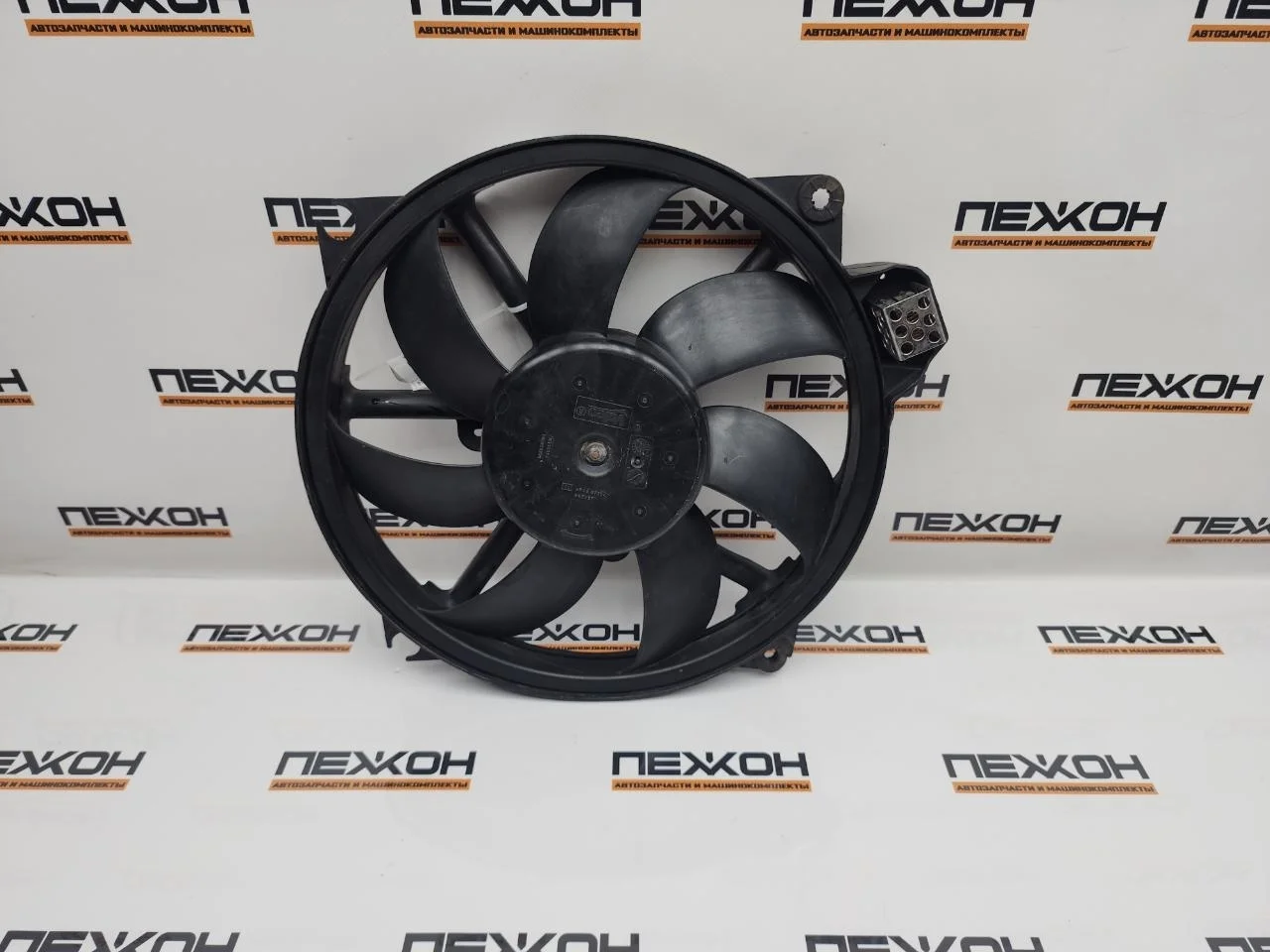 Вентилятор радиатора охлаждения 214810898R