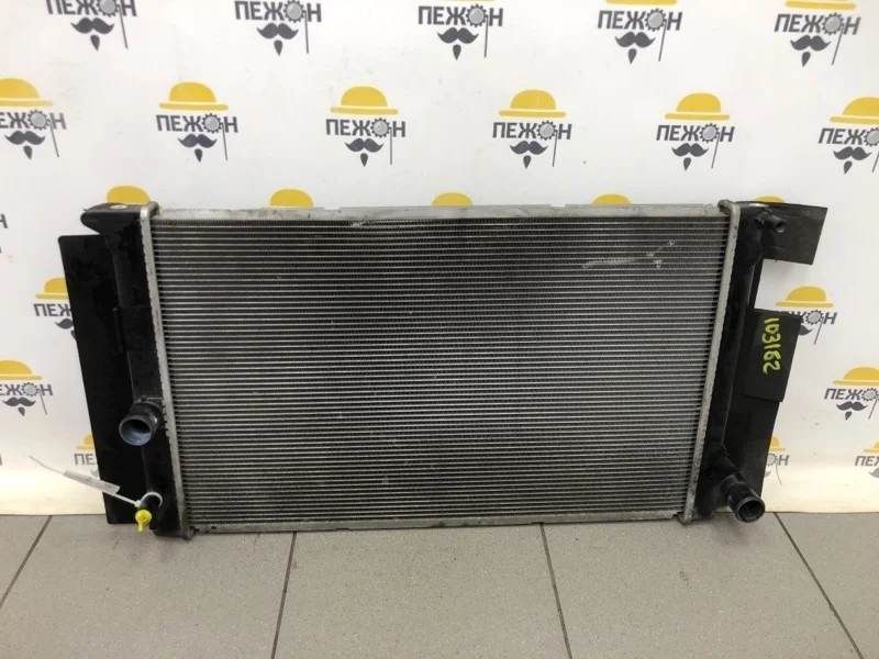 Радиатор охлаждения TOYOTA AURIS 2009 164000D400 ZRE151 1.6 1ZRFAE