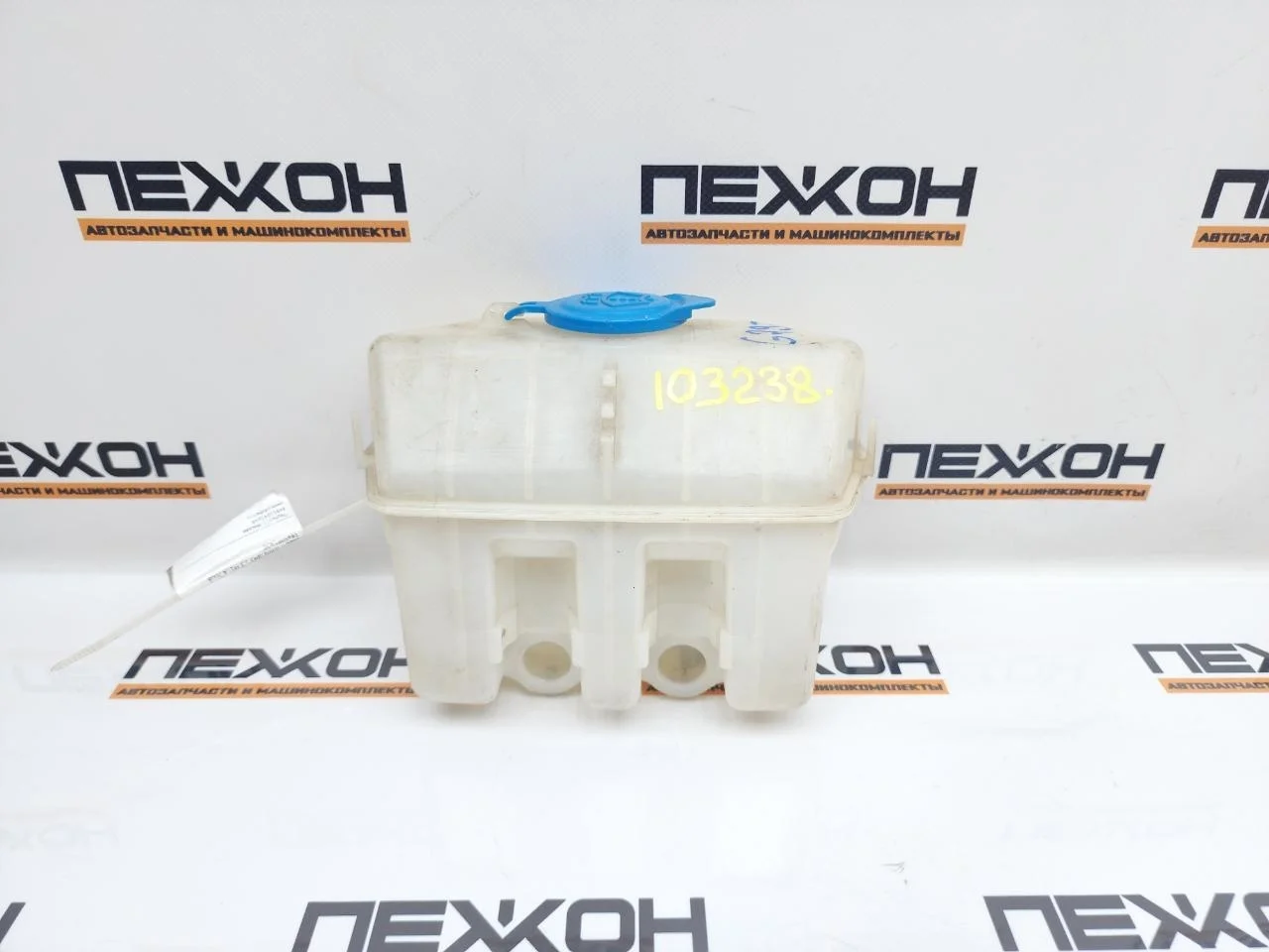 Бачок омывателя SUZUKI JIMNY 2006 3845081A00 JB43 1.3 M13A