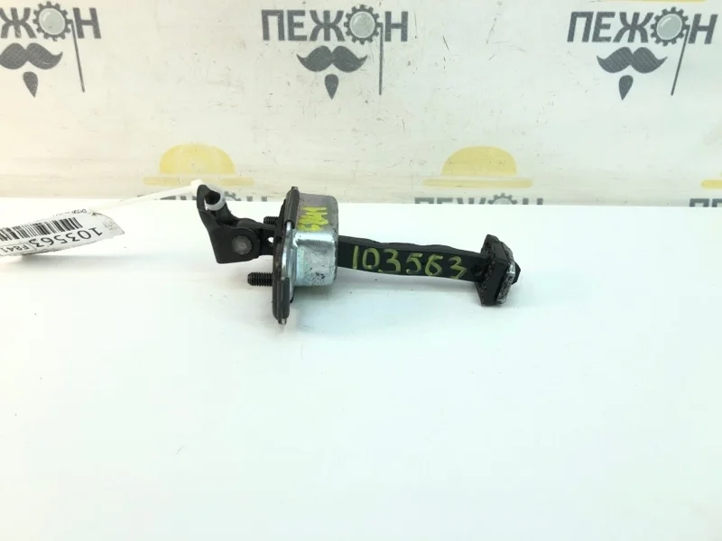 Ограничитель двери KIA Venga 2010 793901P000 YN 1.6 G4FC, передний правый
