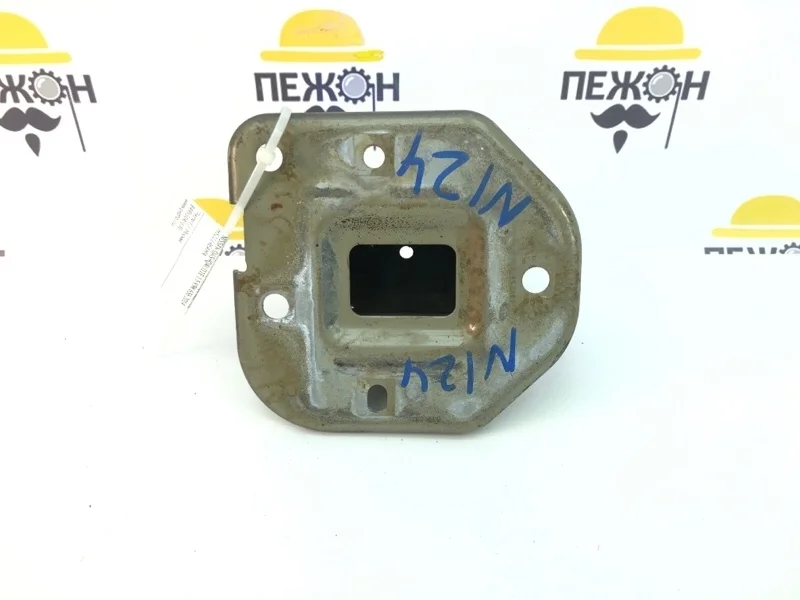 Кронштейн усилителя бампера NISSAN QASHQAI 2014 H52114EAMA J11E 1.5 K9K 636, задний левый