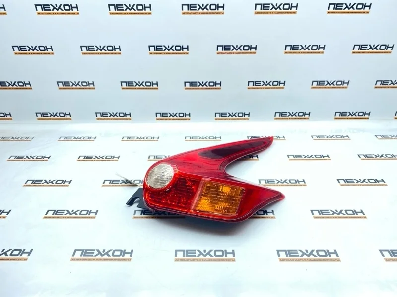 Фонарь NISSAN JUKE 265501KA0A F15, задний правый