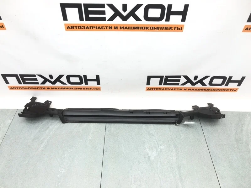 Дефлектор радиатора нижний BMW 5 51747383846 G30