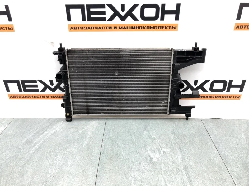 Радиатор охлаждения OPEL ASTRA 2013 13267656 J 1.4 A14NET