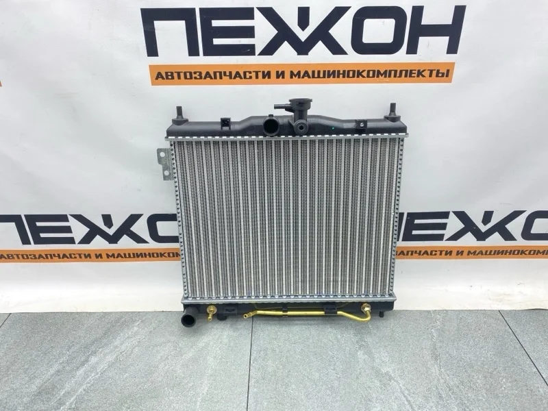 Радиатор охлаждения (не оригинал) HYUNDAI GETZ VCS67496 TB