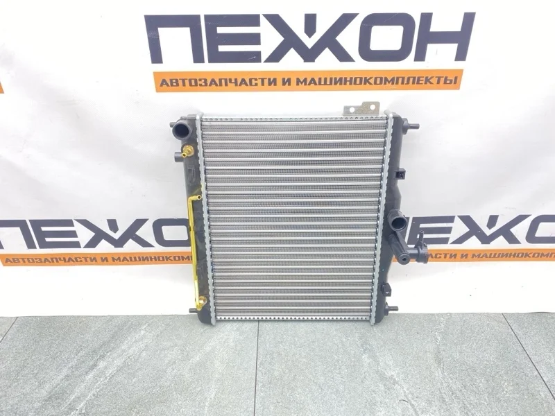 Радиатор охлаждения (не оригинал) HYUNDAI GETZ VCS67496 TB