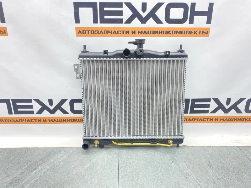 Радиатор охлаждения (не оригинал) HYUNDAI GETZ VCS67496 TB