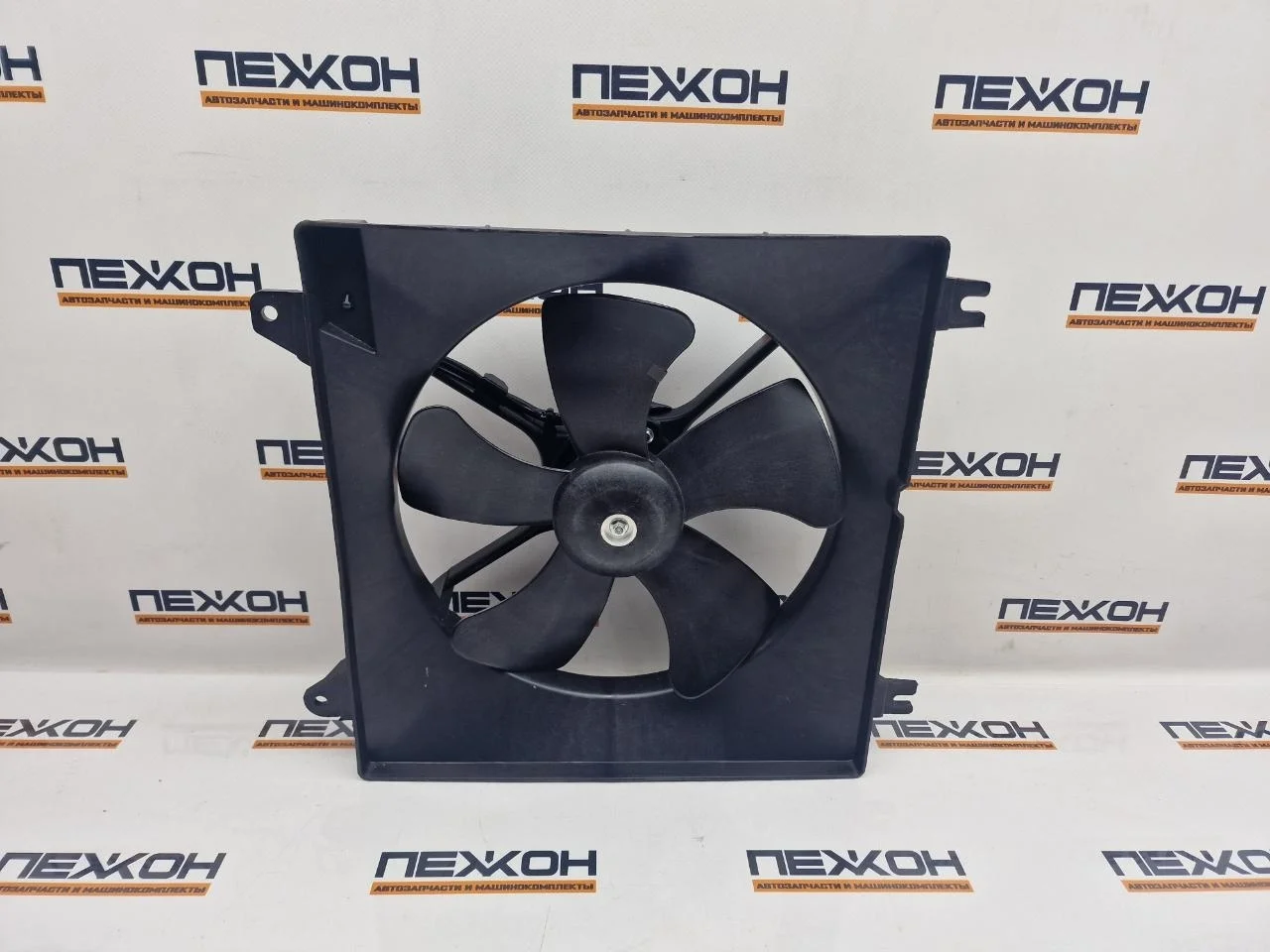 Диффузор охлаждения с вентилятором (не оригинал) CHEVROLET LACETTI CVLAT04922 1