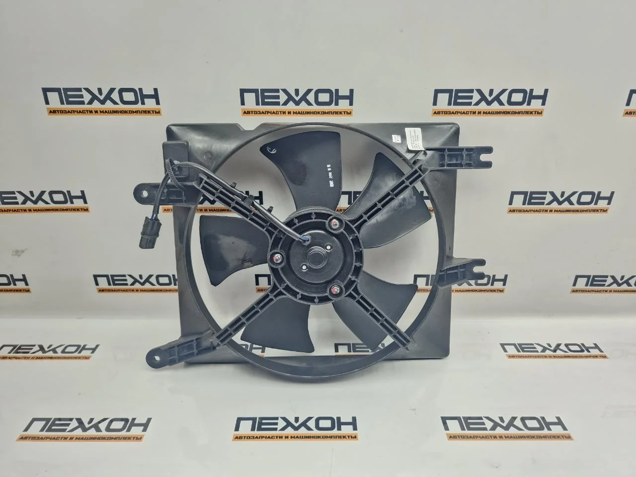 Диффузор охлаждения с вентилятором (не оригинал) CHEVROLET LACETTI CVLAT04922 1