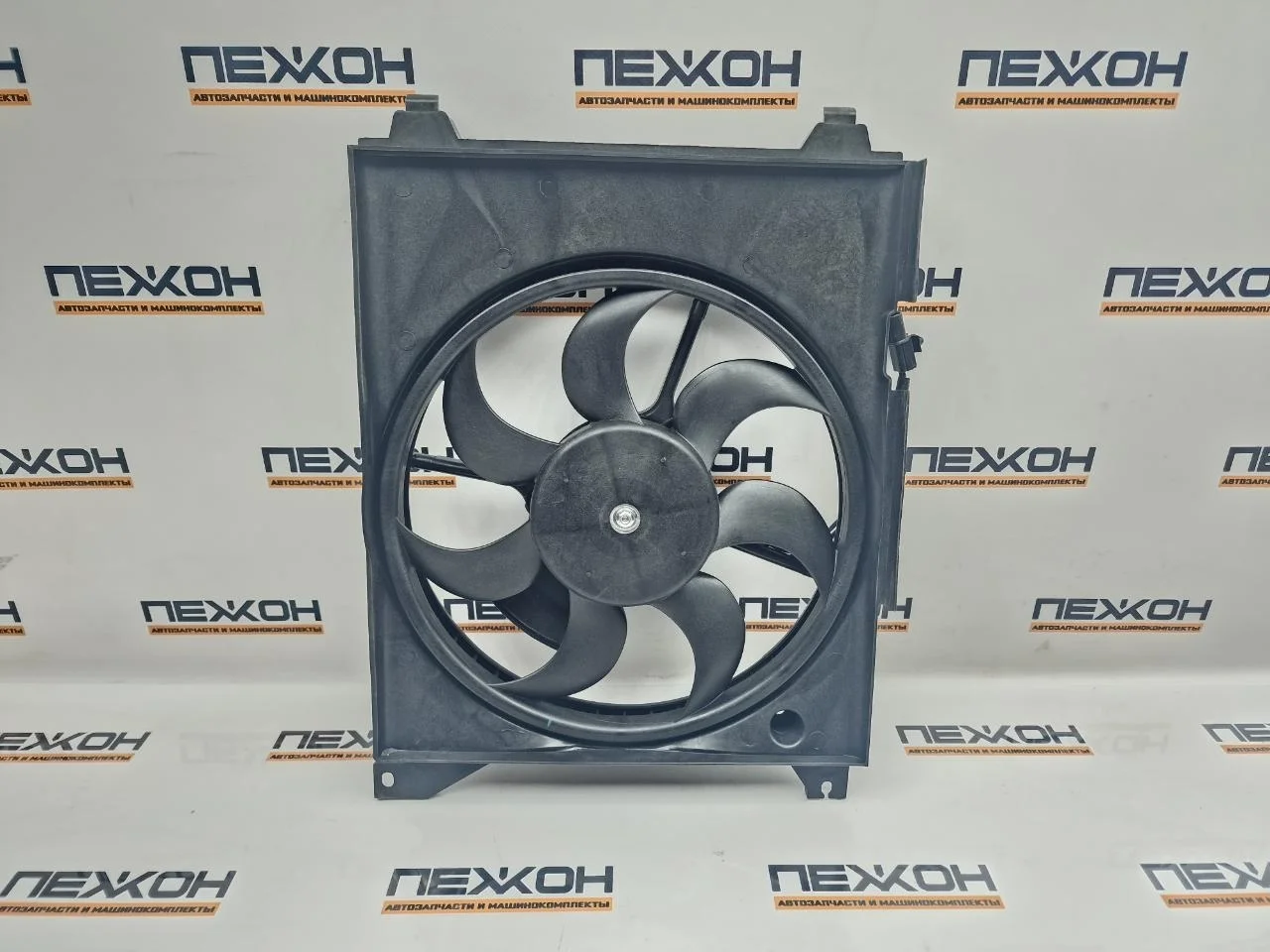 Диффузор охлаждения с вентилятором (не оригинал) HYUNDAI SONATA HNSON02920 4, правый