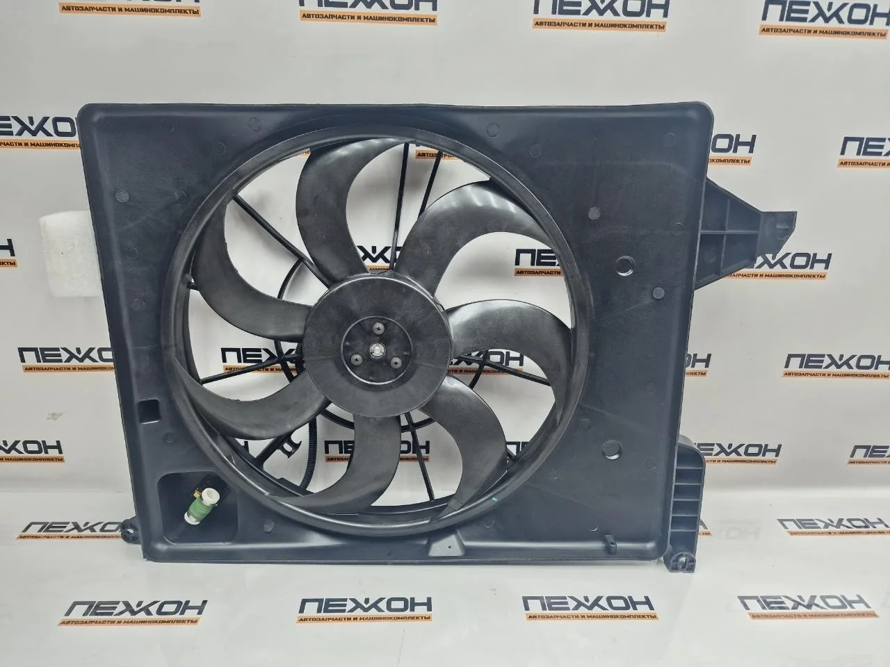 Диффузор охлаждения с вентилятором (не оригинал) KIA SORENTO KASR009920 XM