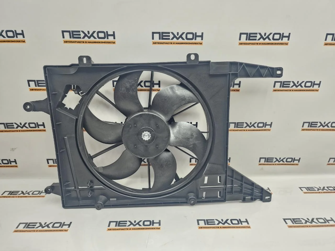 Диффузор охлаждения с вентилятором (не оригинал) RENAULT LOGAN 404143HS 1