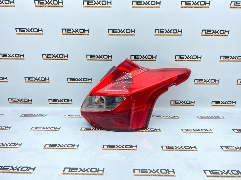 Фонарь (дефект) FORD FOCUS 2011 1825319 3 1.6 T1DB, правый