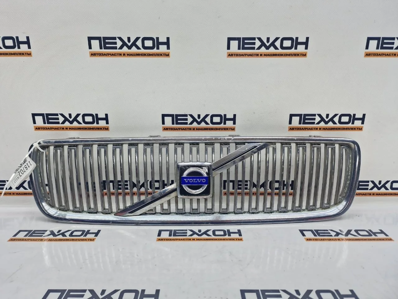 Решетка радиатора VOLVO V70 2005 8693346 SW 2.4 D5244T5