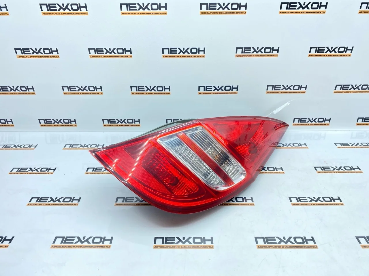 Фонарь HYUNDAI i30 2008 924022L010 FD 1.4 G4FA, задний правый