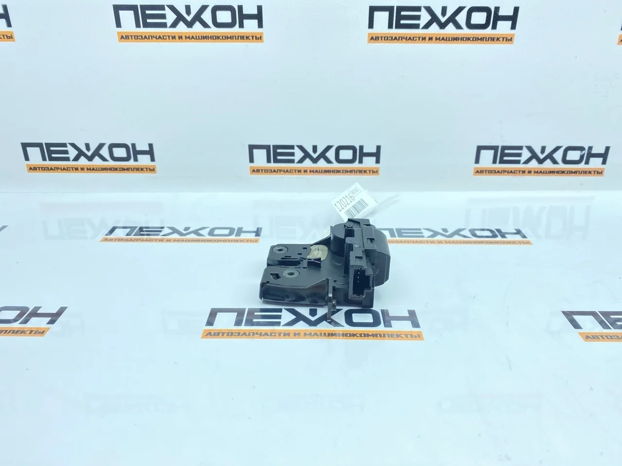 Замок багажника NISSAN QASHQAI 2008 90502AV70B J10E 1.6 HR16DE