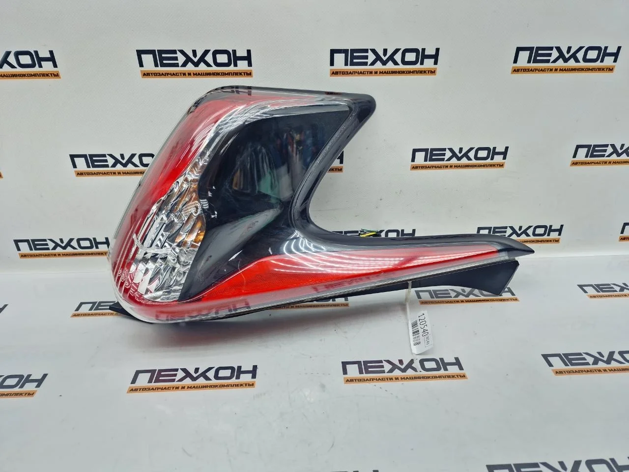 Фонарь NISSAN JUKE 2015 26555BV80A F15 1.2 HRA2DDT, задний левый
