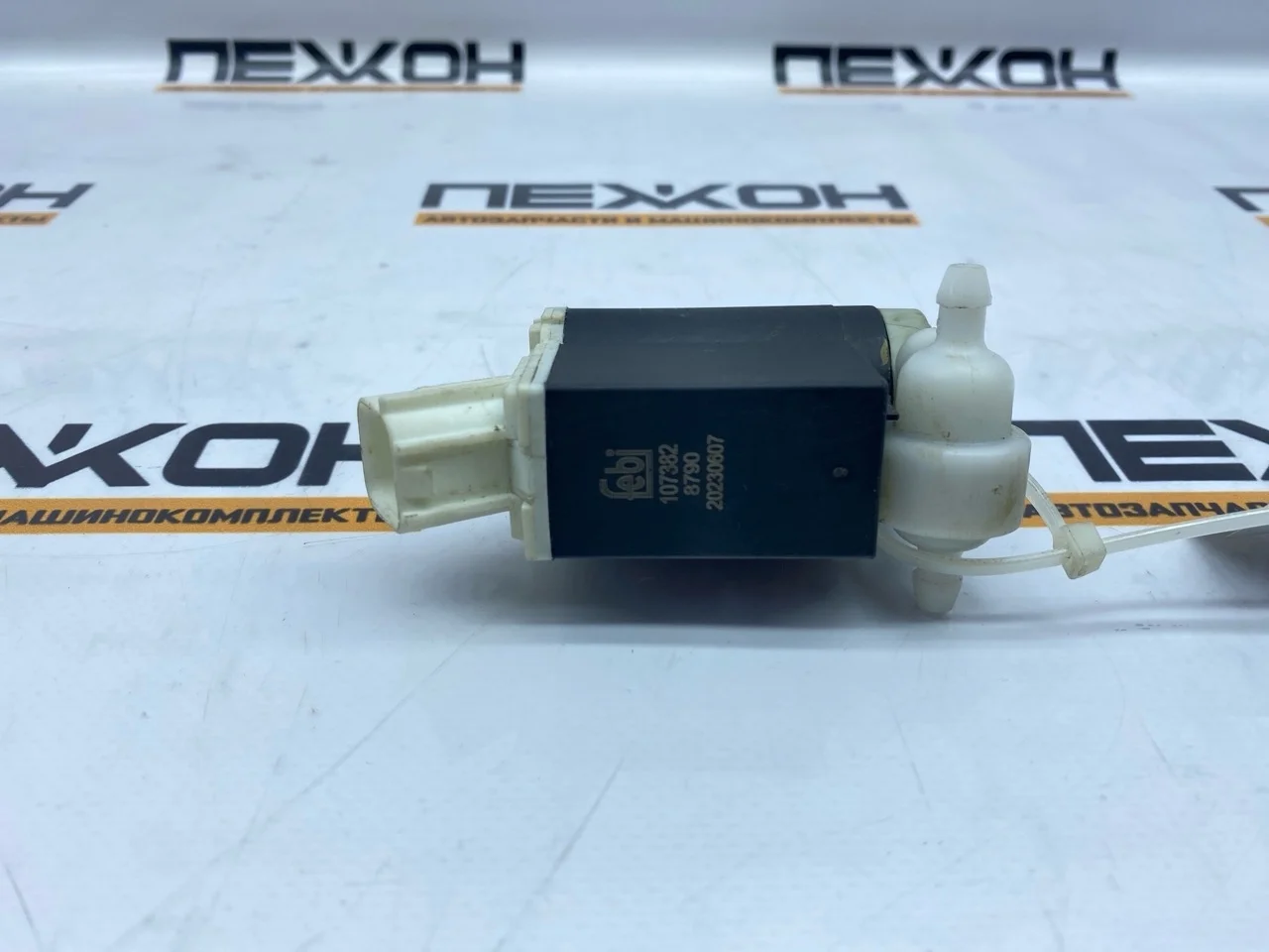 Моторчик бачка омывателя KIA CEED 2012 985101H100 ED 1.6 D4FB