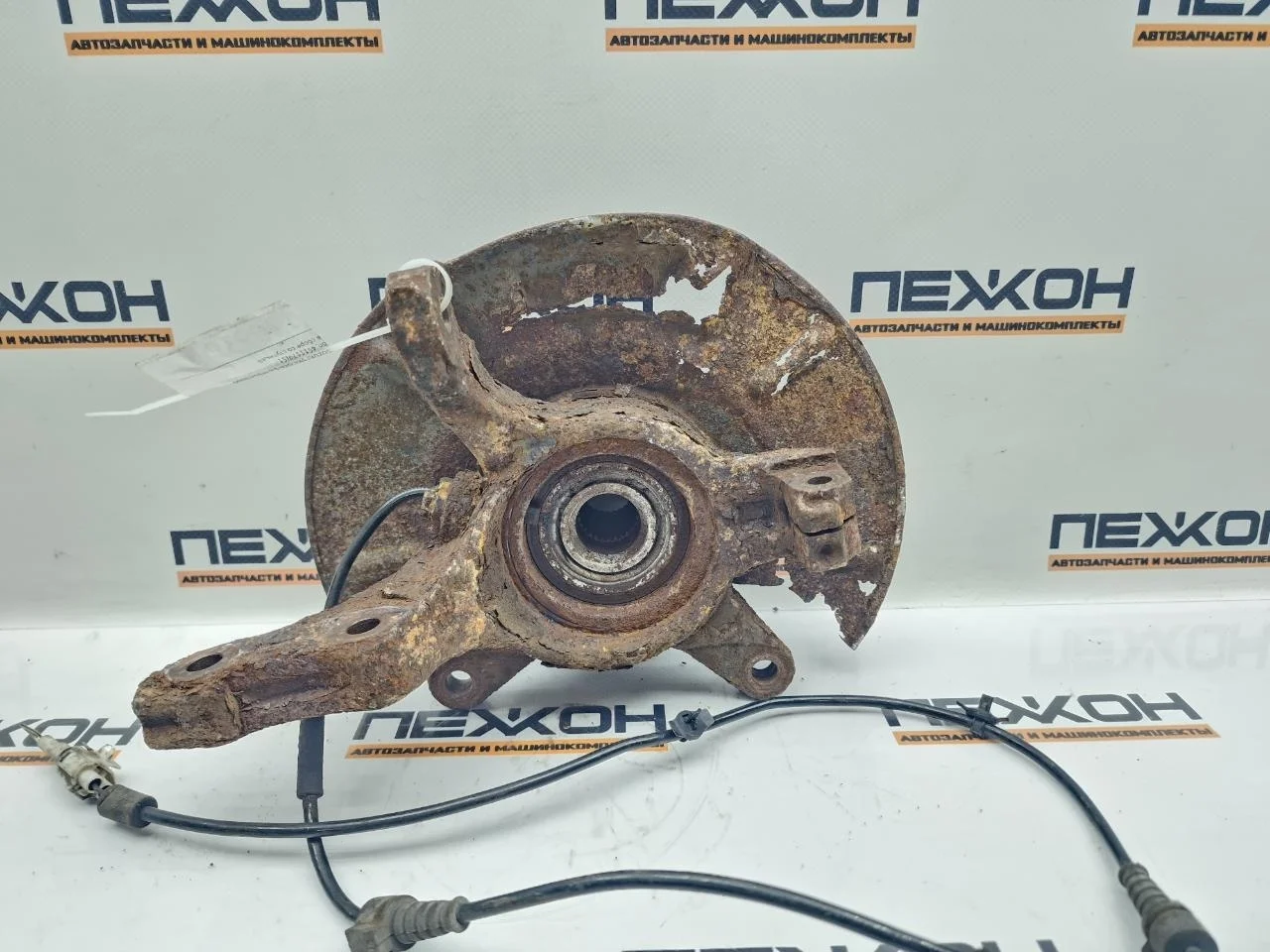 Кулак SUZUKI SX4 2006 4511179J51 GYA 1.6 M16A, передний правый