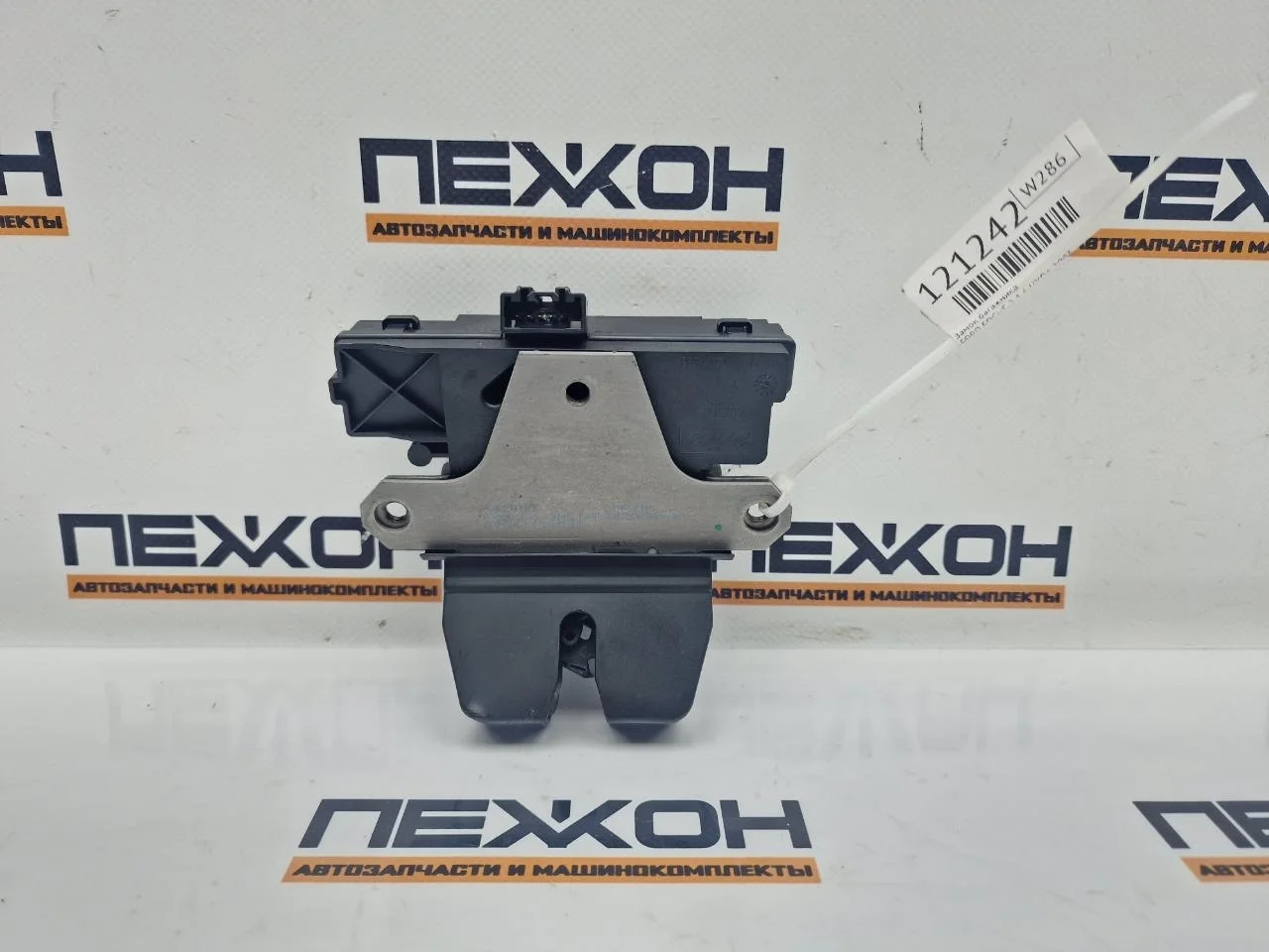 Замок багажника FORD FOCUS 2005 1570448 2 1.6 HXDA