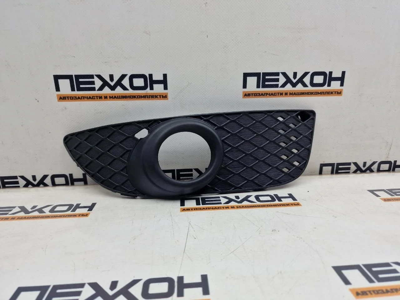 Накладка ПТФ (не оригинал) MITSUBISHI LANCER PMB99212CAR 10, правая