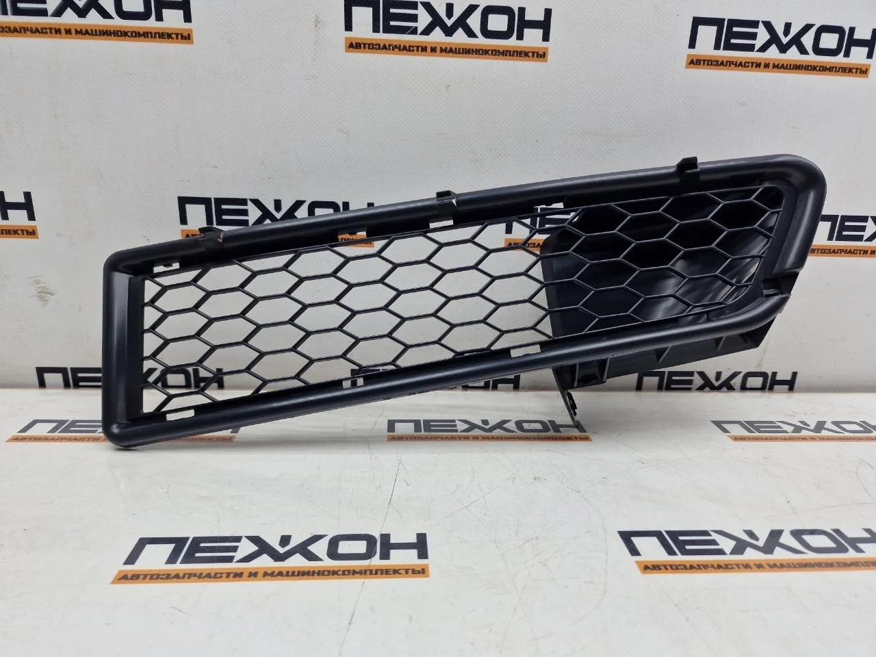 Решетка переднего бампера (не оригинал) RENAULT LOGAN PURLG11 1, левая