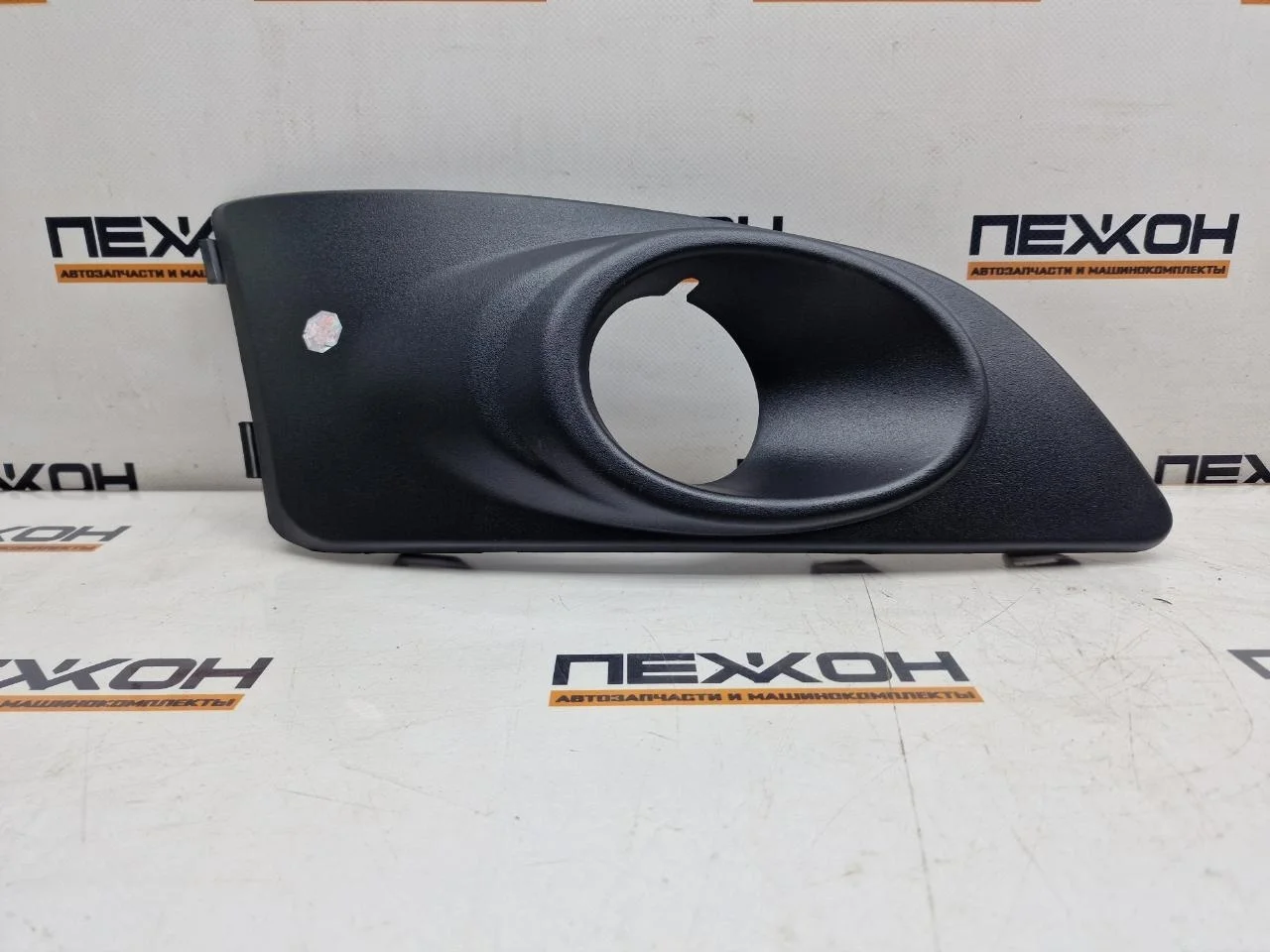 Накладка ПТФ (не оригинал) CHEVROLET AVEO 22152185 2, правая