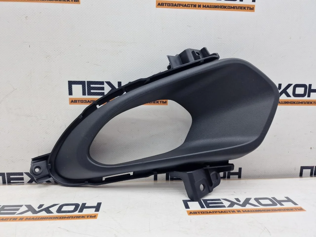 Накладка ПТФ (не оригинал) KIA CEED 24113185 2, правая