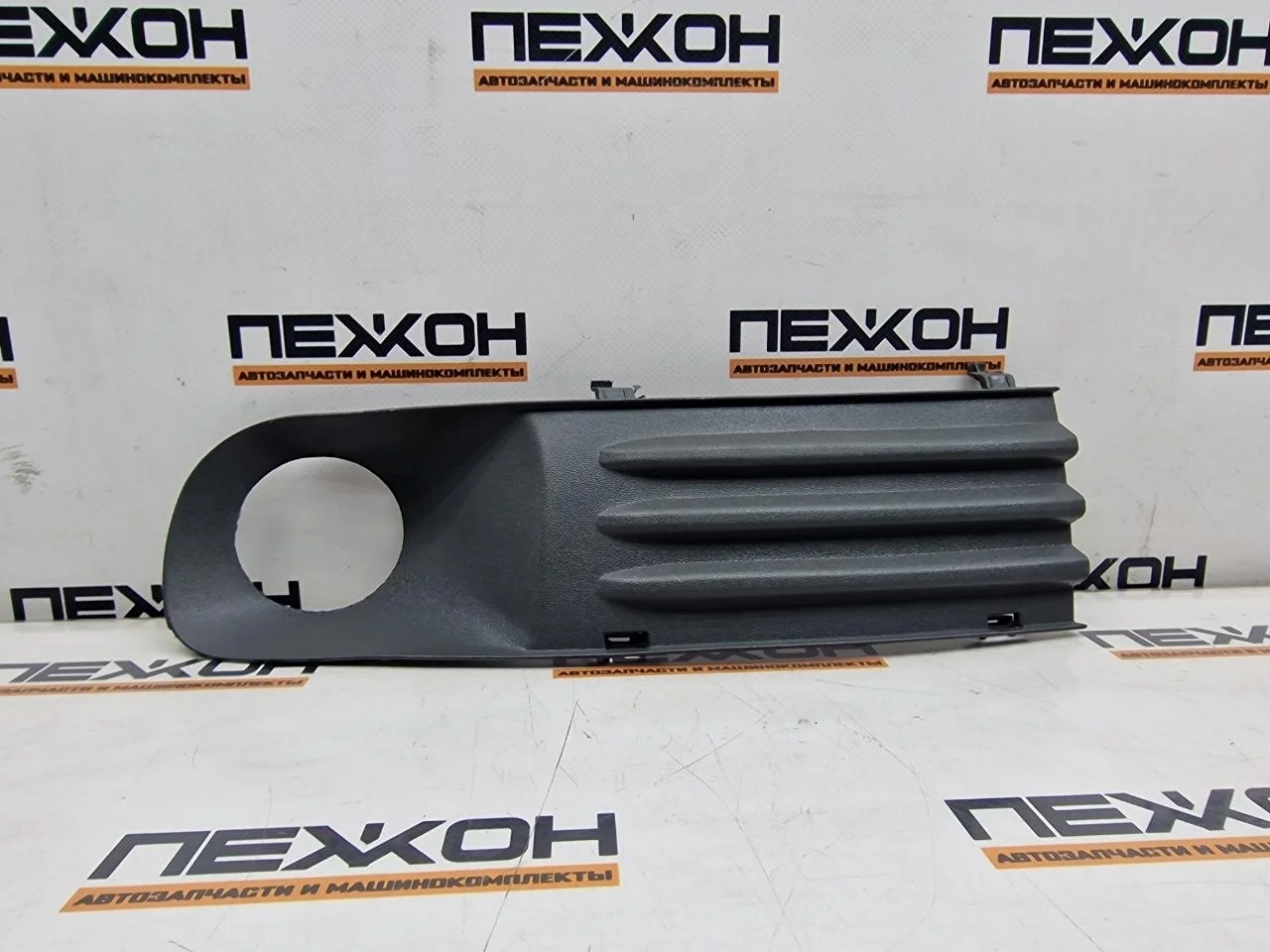 Накладка ПТФ (не оригинал) VOLKSWAGEN Transporter PVW07084GAL 5, левая