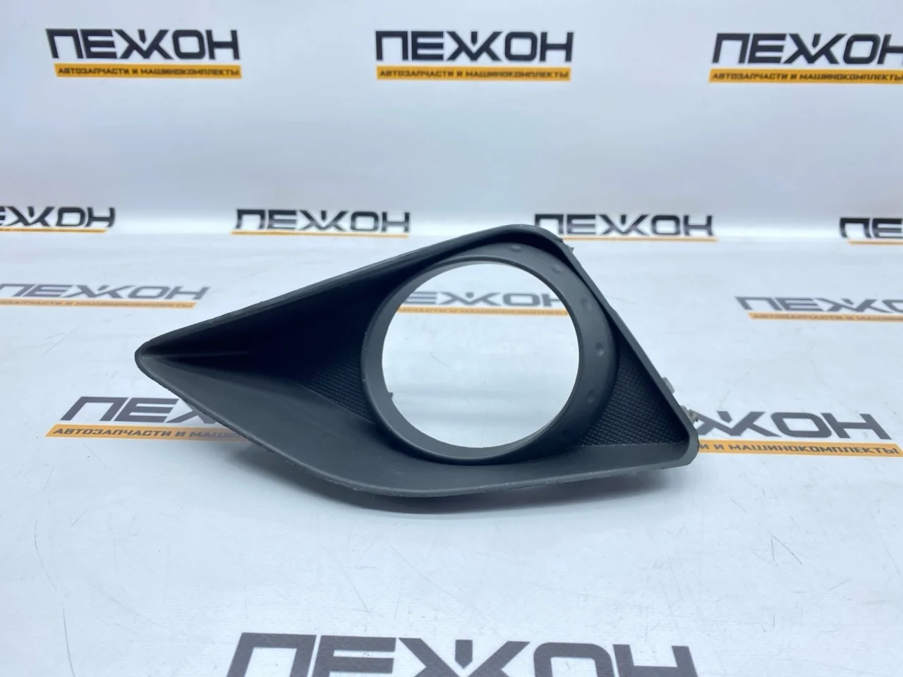 Накладка ПТФ (не оригинал) TOYOTA COROLLA TYCRL06193R 10, правая