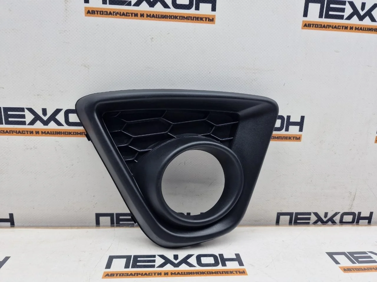 Накладка ПТФ (не оригинал) MAZDA CX-5 PMZ99020CAR 1, правая